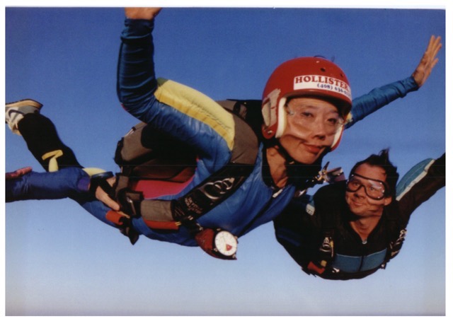 Vera Koo skydiving